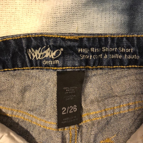 Mossimo Distressed Denim Shorts Size 2/26 - Picture 2 of 5